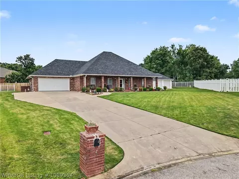 Exterior - 4 Katie Ct, Lavaca, AR 72941 photo 4 of 10