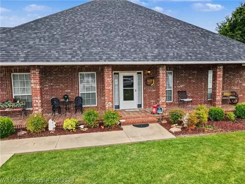 Exterior - 4 Katie Ct, Lavaca, AR 72941 photo 6 of 10