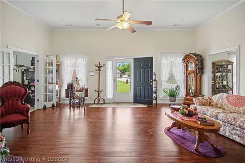 Entry Way - 4 Katie Ct, Lavaca, AR 72941 photo 1 of 4