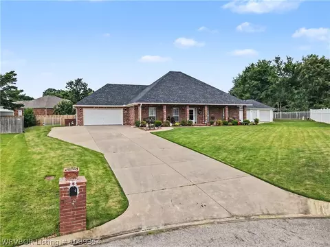 Exterior - 4 Katie Ct, Lavaca, AR 72941 photo 5 of 10