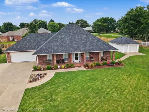4 Katie Ct, Lavaca, AR 72941