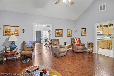 Entry Way - 4 Katie Ct, Lavaca, AR 72941 photo 3 of 4