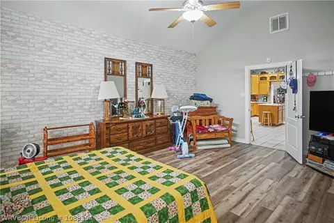 Bedroom - 4 Katie Ct, Lavaca, AR 72941 photo 2 of 8