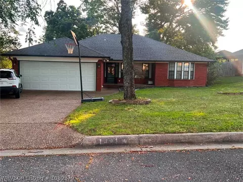 1421 Briarwood Dr, Alma, AR 72921