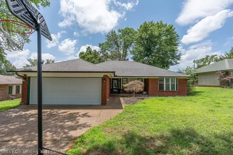 1421 Briarwood Dr, Alma, AR 72921
