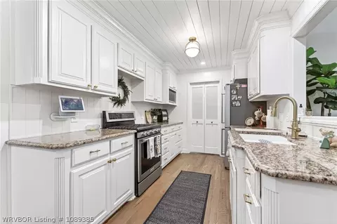 Kitchen - 10308 Stoneleige St, Fort Smith, AR 72908 photo 3 of 5