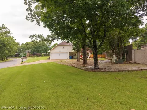Exterior - 10308 Stoneleige St, Fort Smith, AR 72908 photo 9 of 12