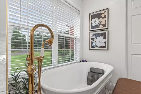 Bath - 10308 Stoneleige St, Fort Smith, AR 72908 photo 4 of 10