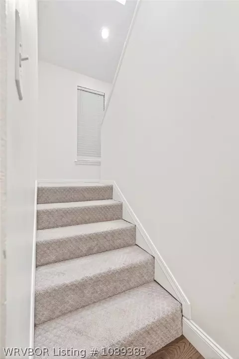Entry Way - 10308 Stoneleige St, Fort Smith, AR 72908 photo 4 of 5
