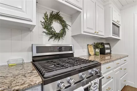 Kitchen - 10308 Stoneleige St, Fort Smith, AR 72908 photo 4 of 5