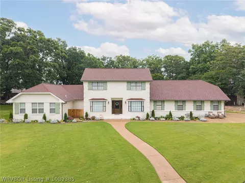 Exterior - 10308 Stoneleige St, Fort Smith, AR 72908 photo 2 of 12