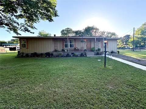 405 Bayless St, Wister, OK 74966