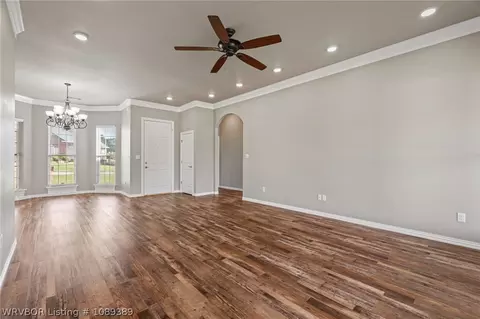 Living - 3309 Golf Course Dr, Alma, AR 72921 photo 3 of 4