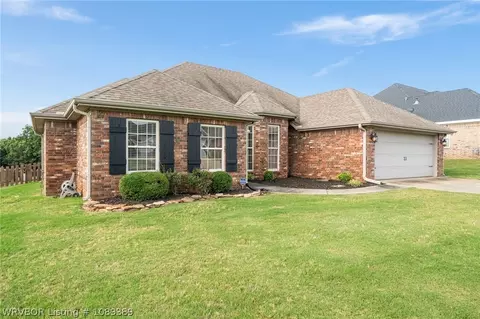 Exterior - 3309 Golf Course Dr, Alma, AR 72921 photo 2 of 7