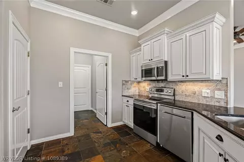 Entry Way - 3309 Golf Course Dr, Alma, AR 72921 photo 1 of 2