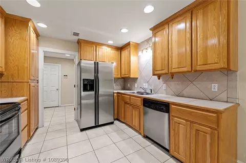 Kitchen - 1427 Christopher St, Lavaca, AR 72941 photo 2 of 3