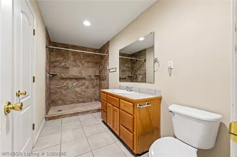 Bath - 1427 Christopher St, Lavaca, AR 72941 photo 1 of 4