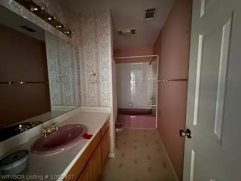 Bath - 1906 N 47th St, Fort Smith, AR 72904 photo 1 of 2