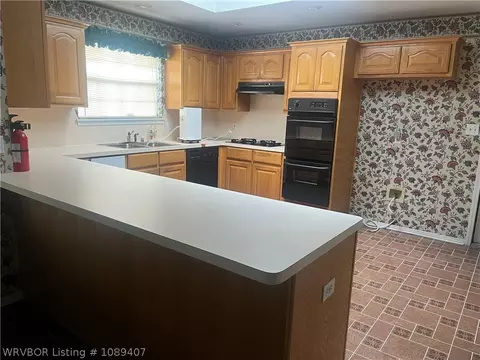 Kitchen - 1906 N 47th St, Fort Smith, AR 72904 photo 1 of 2
