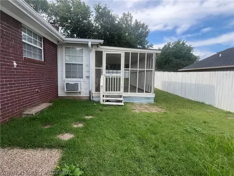 Exterior - 1906 N 47th St, Fort Smith, AR 72904 photo 4 of 6