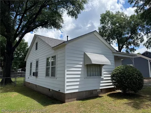 Exterior - 2905 Hendricks Blvd, Fort Smith, AR 72903 photo 3 of 5