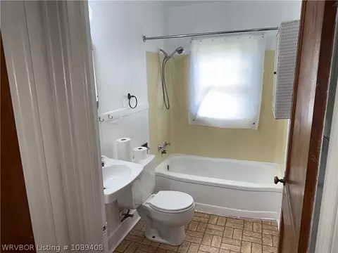 Bath - 2905 Hendricks Blvd, Fort Smith, AR 72903 photo 1 of 1