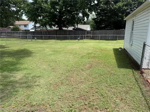 Exterior - 2905 Hendricks Blvd, Fort Smith, AR 72903 photo 5 of 5