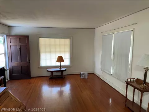 Living - 2905 Hendricks Blvd, Fort Smith, AR 72903 photo 1 of 1