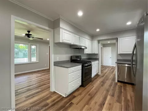 Kitchen - 2618 S M St, Fort Smith, AR 72901 photo 3 of 4