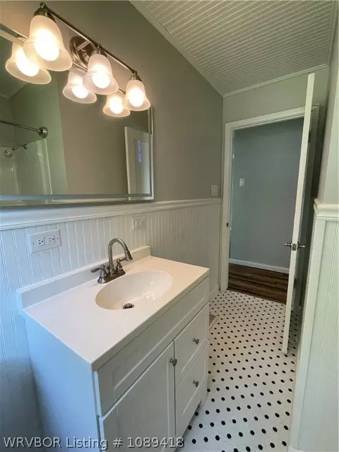 Bath - 2618 S M St, Fort Smith, AR 72901 photo 4 of 6