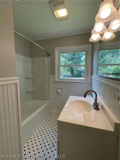 Bath - 2618 S M St, Fort Smith, AR 72901 photo 2 of 6