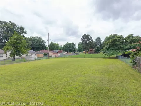 Exterior - 1510 40th St, Fort Smith, AR 72903 photo 6 of 11