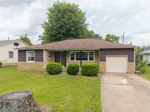 Exterior - 1510 40th St, Fort Smith, AR 72903 photo 8 of 11