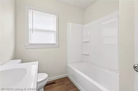 Bath - 1510 40th St, Fort Smith, AR 72903 photo 2 of 3