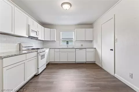 Kitchen - 1510 40th St, Fort Smith, AR 72903 photo 1 of 2