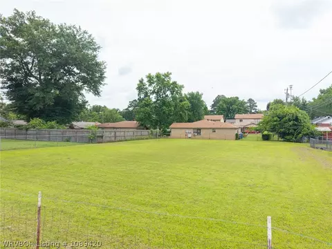 Exterior - 1510 40th St, Fort Smith, AR 72903 photo 7 of 11