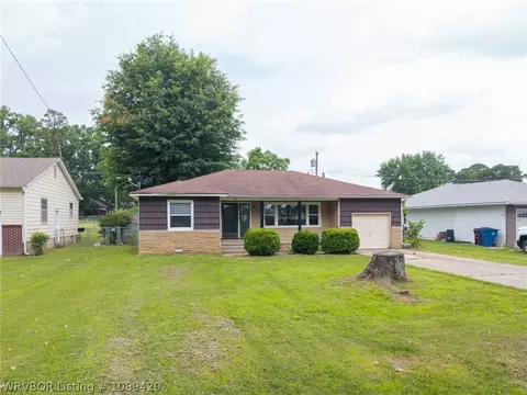 Exterior - 1510 40th St, Fort Smith, AR 72903 photo 9 of 11