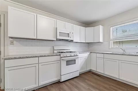 Kitchen - 1510 40th St, Fort Smith, AR 72903 photo 2 of 2