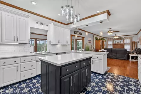 Kitchen - 3829 Tpc Dr, Alma, AR 72921 photo 3 of 5