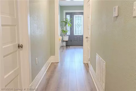 Entry Way - 418 19th St, Fort Smith, AR 72901 photo 2 of 5