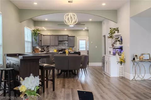 Entry Way - 418 19th St, Fort Smith, AR 72901 photo 3 of 5