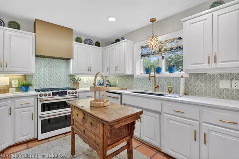 Kitchen - 4424 S 35th Dr, Fort Smith, AR 72903 photo 2 of 4