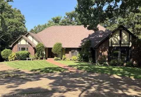 10704 Castleton St, Fort Smith, AR 72908