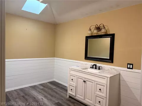 Bath - 10704 Castleton St, Fort Smith, AR 72908 photo 5 of 6