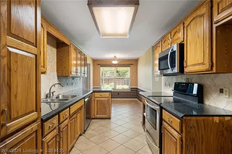 Kitchen - 5205 Rosewood Cir, Fort Smith, AR 72903 photo 3 of 3