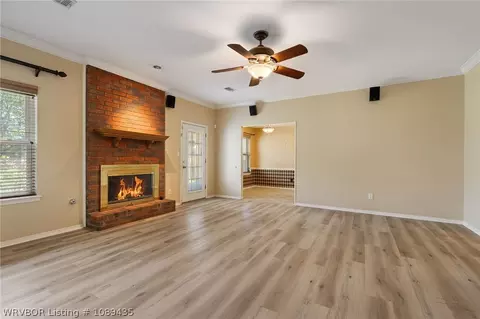 Living - 5205 Rosewood Cir, Fort Smith, AR 72903 photo 2 of 3