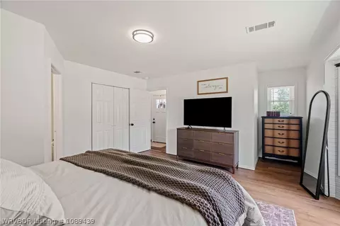 Bedroom - 406 NE Highway 10, Hackett, AR 72937 photo 2 of 4