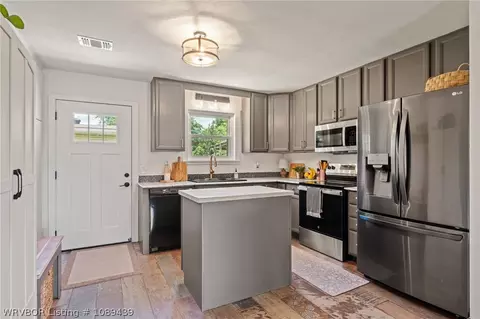 Kitchen - 406 NE Highway 10, Hackett, AR 72937 photo 1 of 3