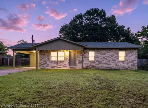 115 39th St, Van Buren, AR 72956