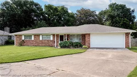 1706 Edmondson Dr, Sallisaw, OK 74955